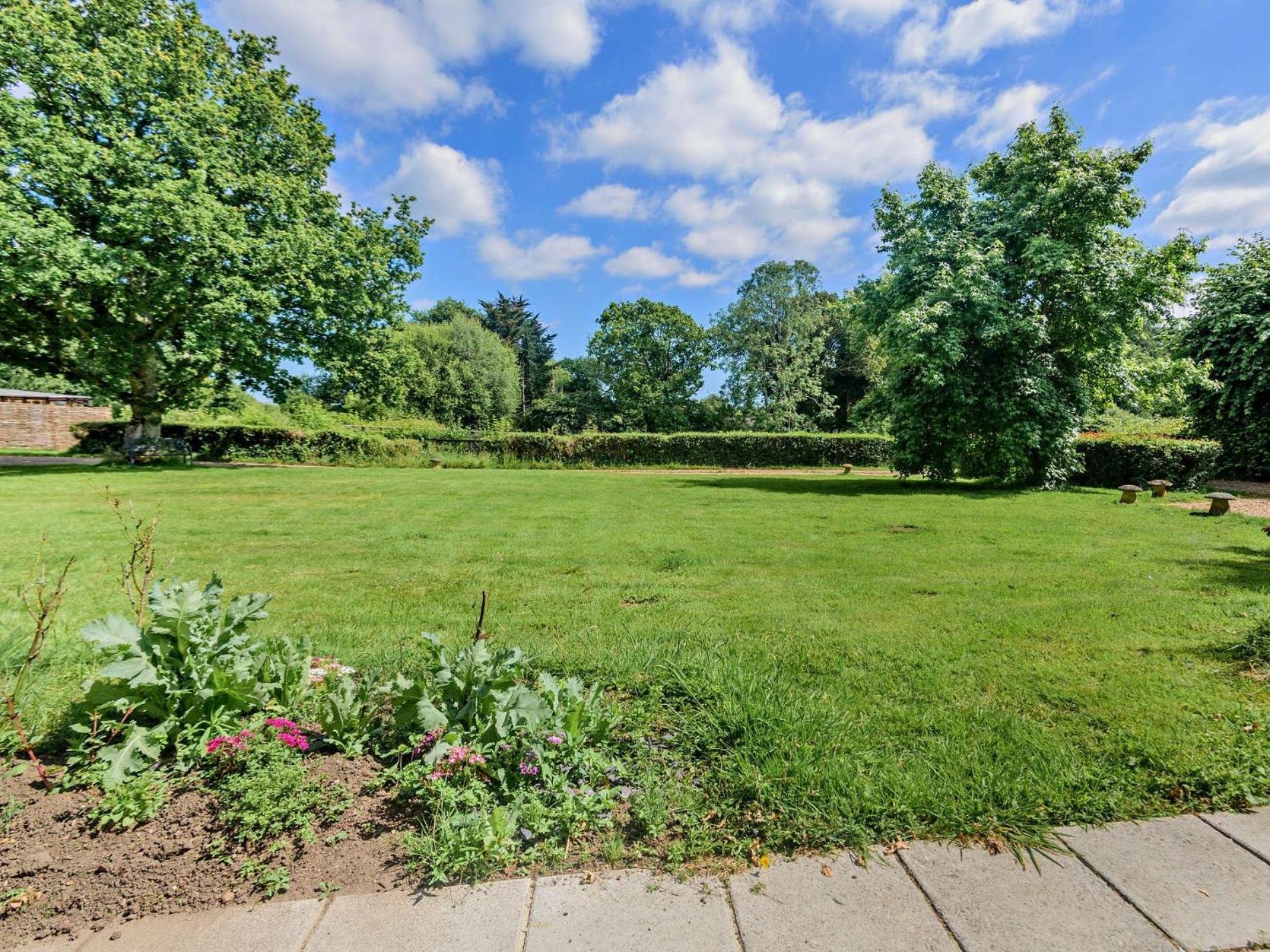 Villa 1 Bed In Waltham Chase 95029 à Shedfield Extérieur photo